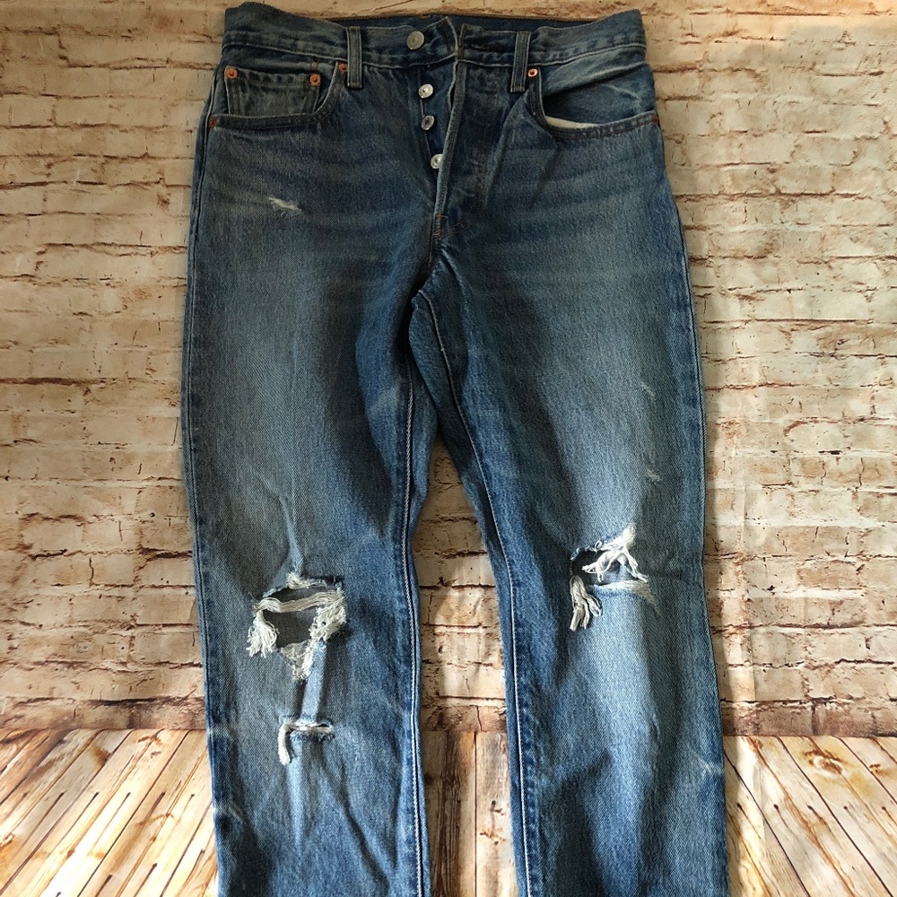Levi Worn Look ~ 501 size 26